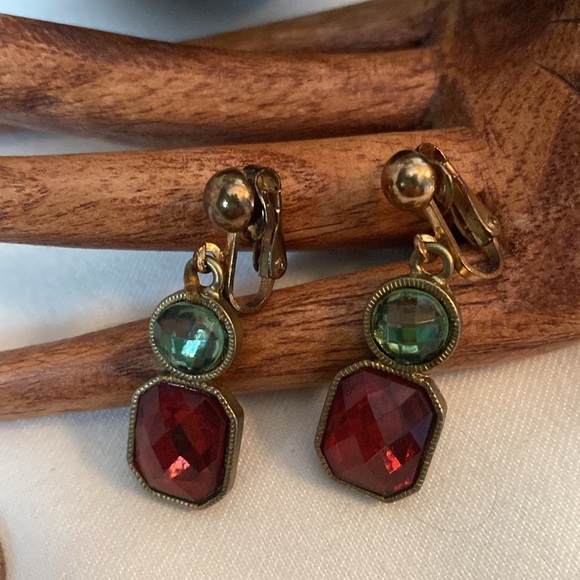 ❤️💚Red and green Clip on earrings 💚❤️ - Picture 4 of 6